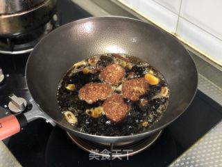 红烧狮子头的做法步骤：9