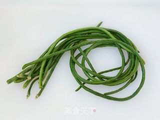 菜豆炒肉丁的做法步骤：2