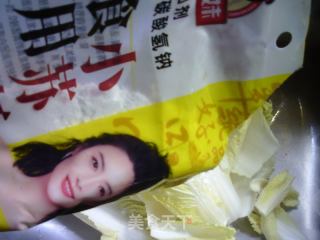 瘦肉娃娃菜炒千张的做法步骤：2