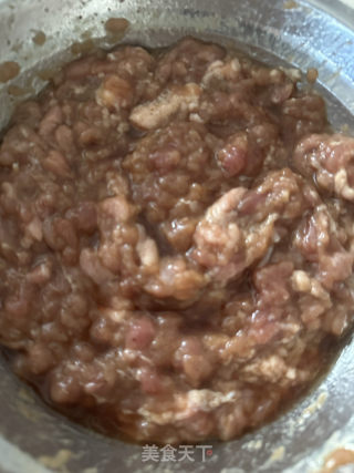 莲藕肉包的做法步骤：2