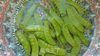 腊味荷兰豆的做法步骤：1