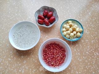 莲子薏仁红豆汤的做法步骤：1