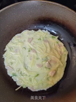 土豆丝鸡蛋饼的做法步骤：6