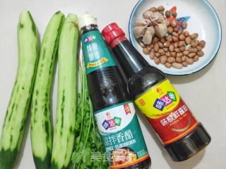 拍黄瓜的做法步骤：1