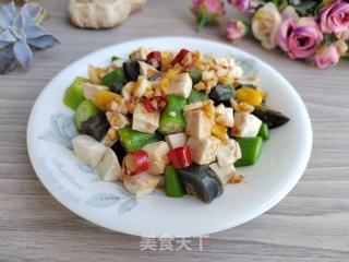 皮蛋豆腐拌秋葵的做法步骤：8