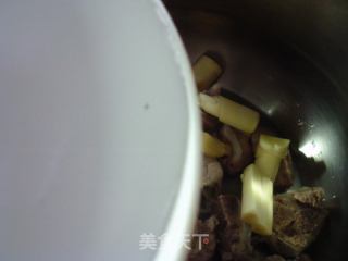 咸菜鞭笋煮排骨的做法步骤：4