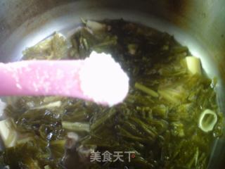 咸菜鞭笋煮排骨的做法步骤：9