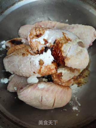 豆豉蒜蓉蒸鸡翼的做法步骤：2
