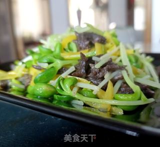 海参炒黑豆芽的做法