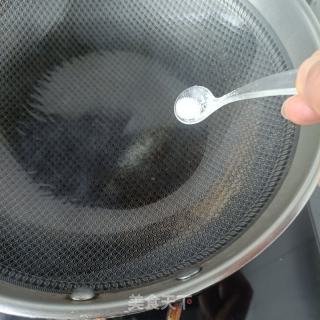 海参炒黑豆芽的做法步骤：8