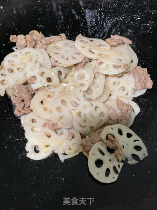 莲藕炒肉片的做法步骤：9