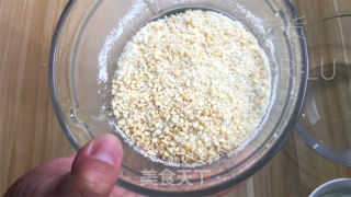 黑芝麻花生粿，黑芝麻和花生的香气交织在一起，软糯香甜超好吃。的做法步骤：2