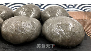 黑芝麻花生粿，黑芝麻和花生的香气交织在一起，软糯香甜超好吃。的做法步骤：18