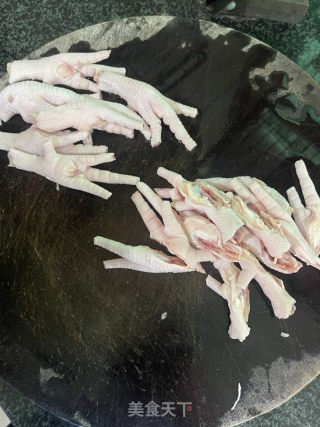蒜香鸡爪的做法步骤：2