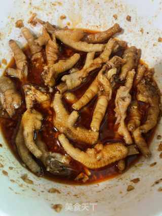 蒜香鸡爪的做法步骤：11