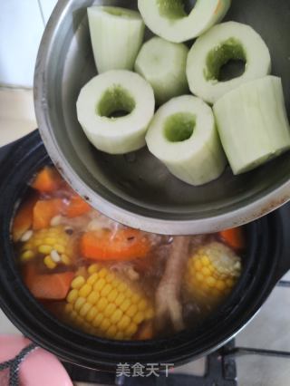 白瓜玉米胡萝卜爪爪汤的做法步骤：9