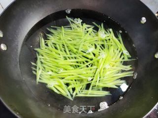 凉拌莴笋的做法步骤：8
