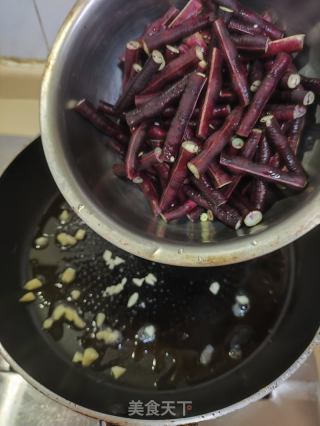 蒜香红豆角的做法步骤：5