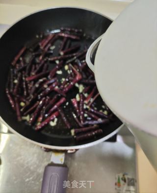 蒜香红豆角的做法步骤：6