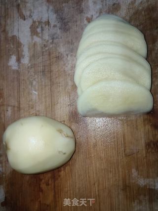 酸辣土豆丝的做法步骤：1