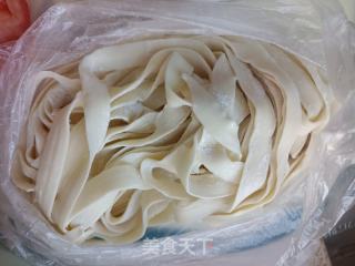 菠菜炒面的做法步骤：1