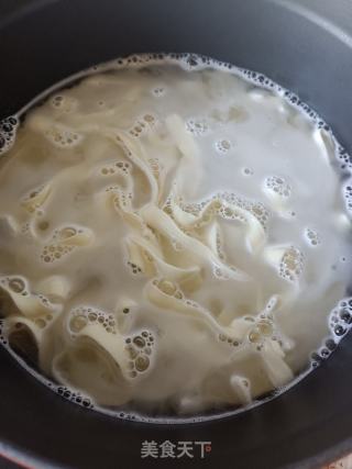 菠菜炒面的做法步骤：4