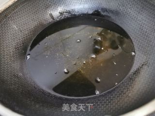 辣椒炒紫茄的做法步骤：1