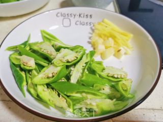 辣椒炒紫茄的做法步骤：4