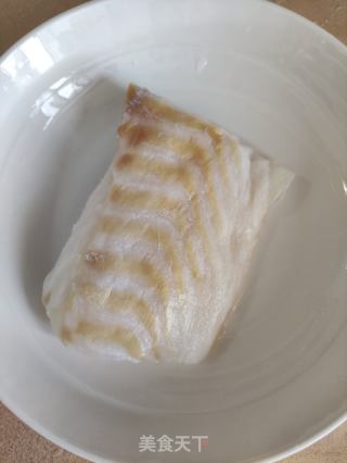 葱香鳕鱼的做法步骤：1
