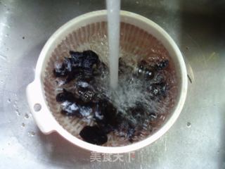 黑木耳拌魔芋结的做法步骤：2