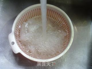 黑木耳拌魔芋结的做法步骤：3