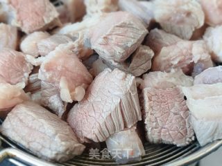 番茄牛肉炖土豆的做法步骤：2