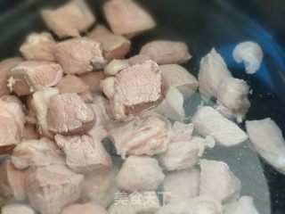 番茄牛肉炖土豆的做法步骤：3