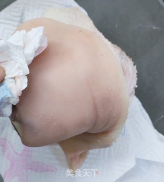 电饭煲红烧肘子的做法步骤：5