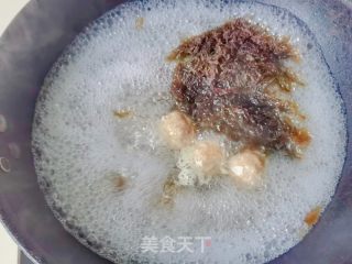 番茄紫菜肉丸汤的做法步骤：2