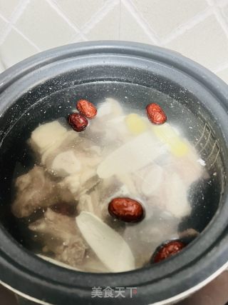 喝了可以补钙长高的黄豆牛骨汤的做法步骤：3