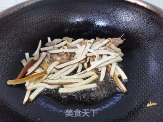 辣椒炒香干的做法步骤：2