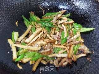 辣椒炒香干的做法步骤：4