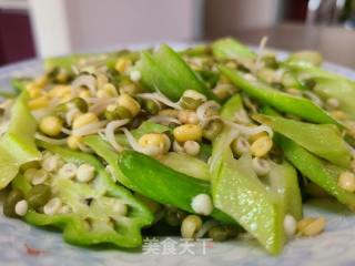绿豆芽炒秋葵的做法步骤：5