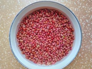 枣泥豆沙米月饼的做法步骤：1