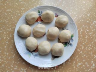 枣泥豆沙米月饼的做法步骤：9