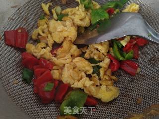 彩椒炒鸡蛋的做法步骤：5