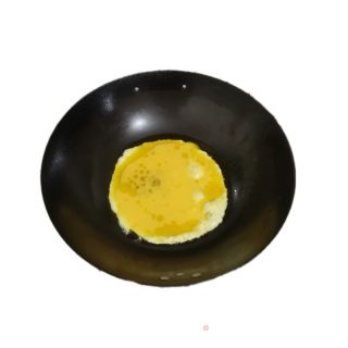 青椒火腿炒鸡蛋的做法步骤：1