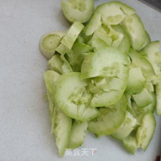 黄瓜拌鸡肝的做法步骤：2