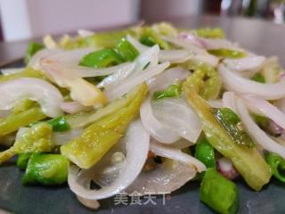线椒洋葱炒苦瓜的做法