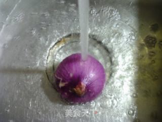 鸡蛋洋葱炒青稞方便面的做法步骤：3