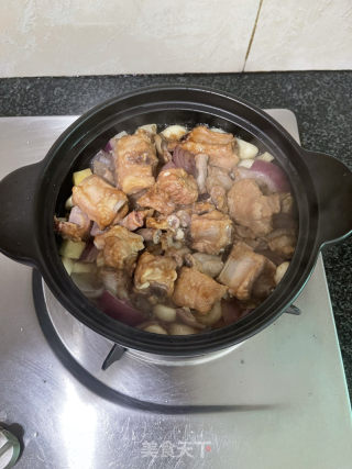 啫啫粉肠排骨煲的做法步骤：10