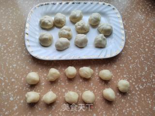 枣泥豆沙蛋黄酥的做法步骤：3