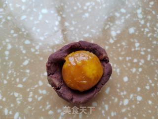枣泥豆沙蛋黄酥的做法步骤：11