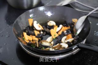 夜开花烧素肠的做法步骤：2